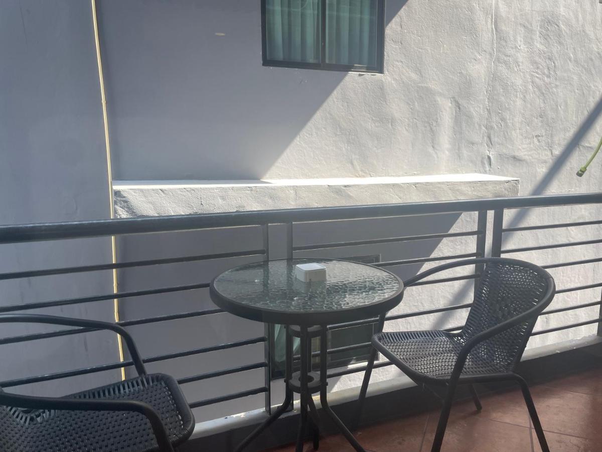 Embryo Hotel Паттайя Экстерьер фото