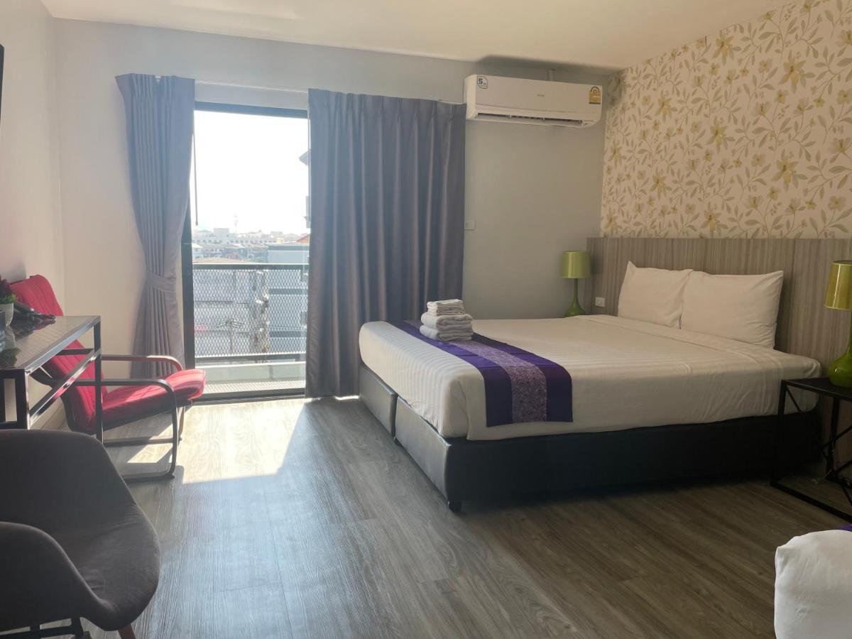Embryo Hotel Паттайя Экстерьер фото