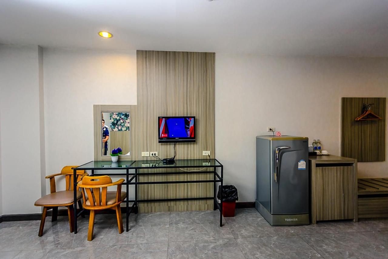 Embryo Hotel Паттайя Экстерьер фото