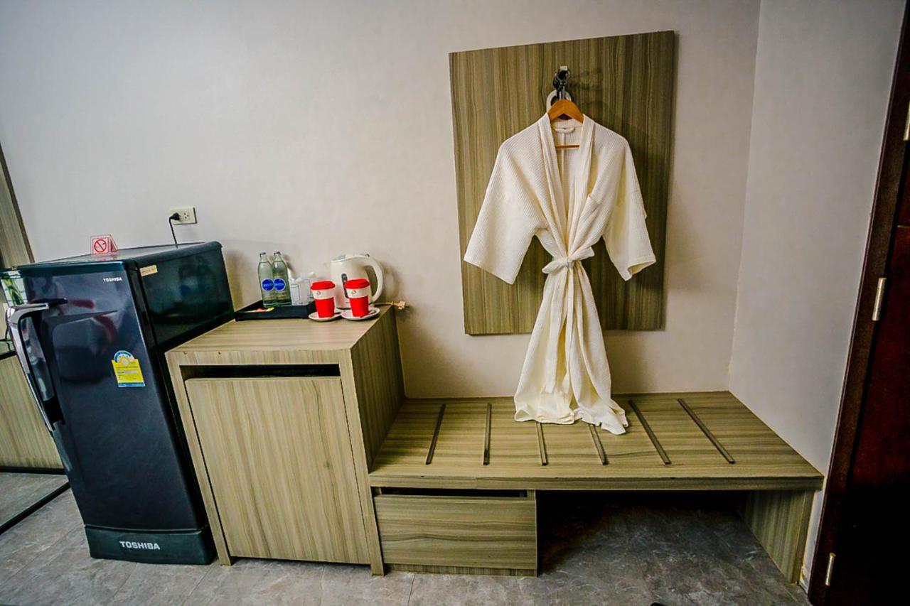 Embryo Hotel Паттайя Экстерьер фото