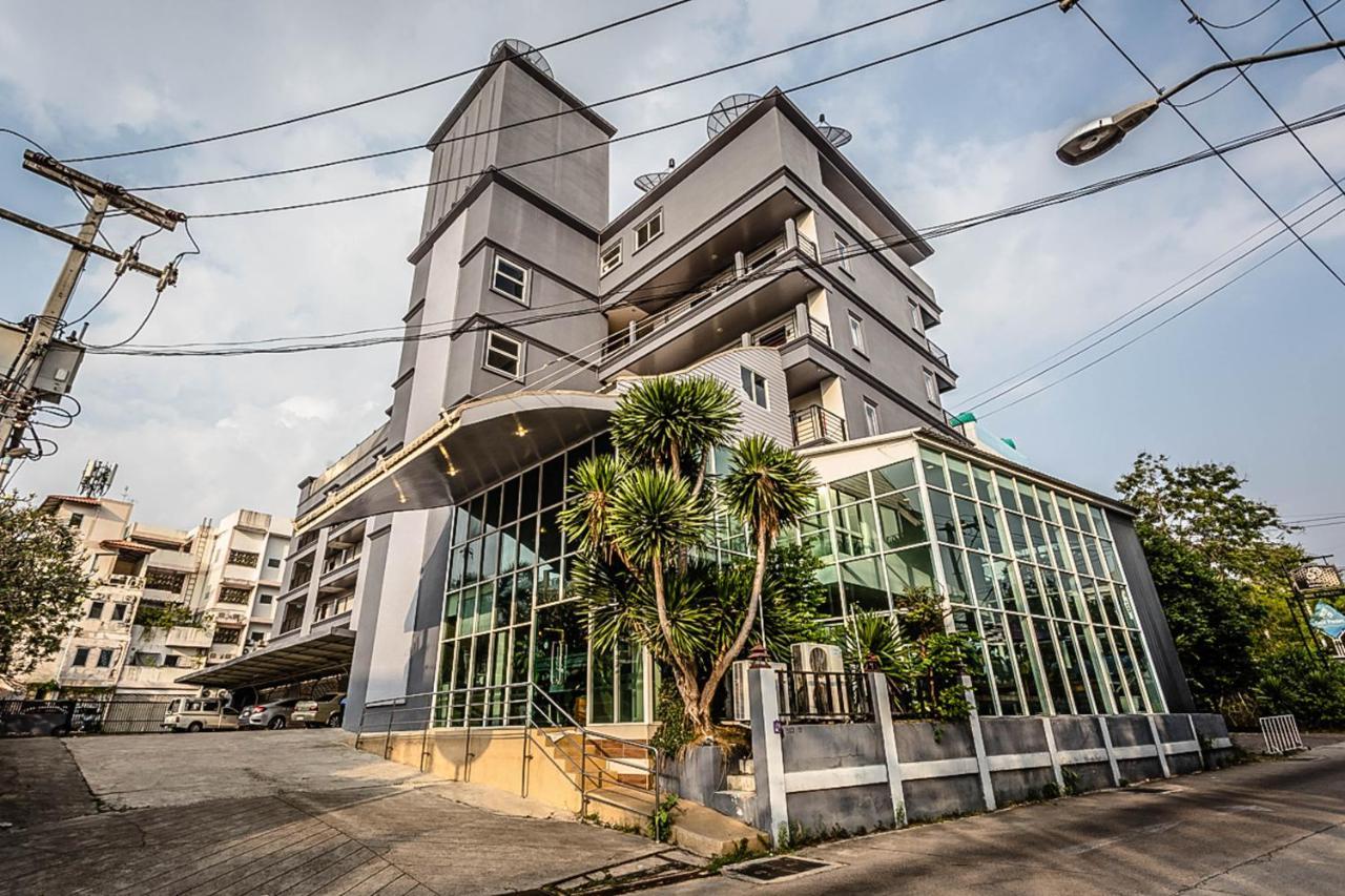 Embryo Hotel Паттайя Экстерьер фото