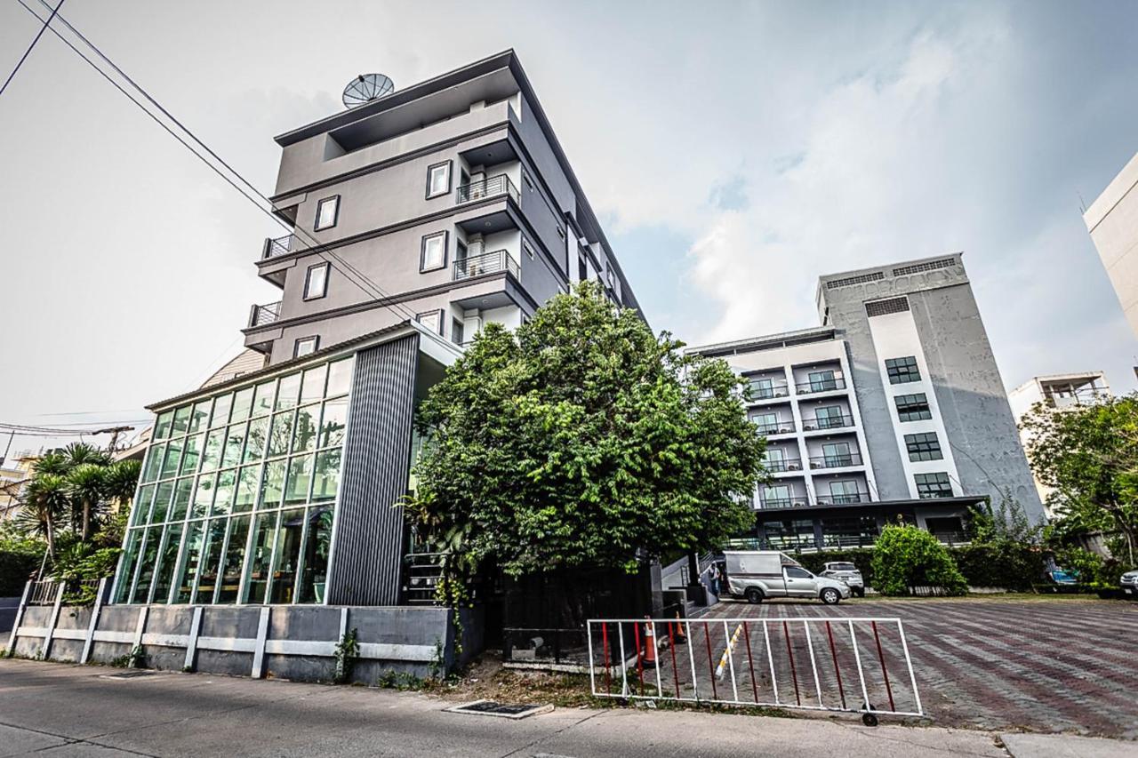 Embryo Hotel Паттайя Экстерьер фото